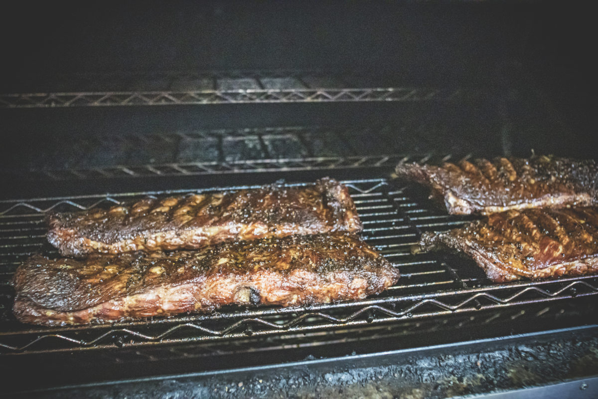 ribs in the smoker